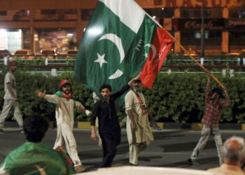 نیویارک ټایمز: پاکستان د پراخو ګډوډیو رامنځته کېدل شوني دي