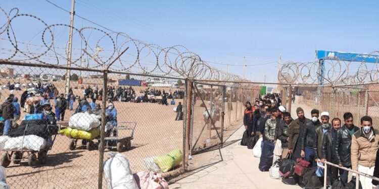 هېواد ته د راستنېدونکو کډوالو لپاره د کار زمینه برابرېږي