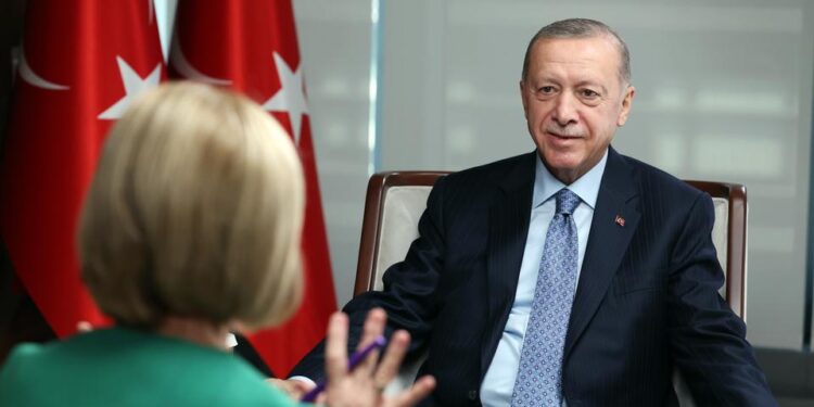 اردوغان: پوتین په اوکراین کې د جګړې ختمولو ته چمتو دی