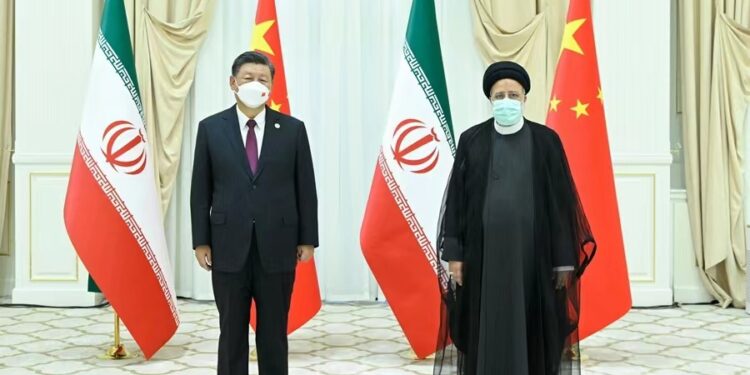 شي جين پينګ له خپل ايراني سیال سره وکتل