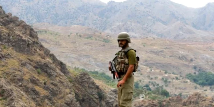 خیبر پښتونخوا کې دوه پاکستاني عسکر وژل شوي دي