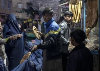 ملګري ملتونه: ميليونه افغانان د لوږې له کبله له بېړني حالت سره مخ کېدونکي دي