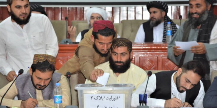 دلاور: قراردادونو کې کورنیو شرکتونو ته لومړیتوب ورکوو
