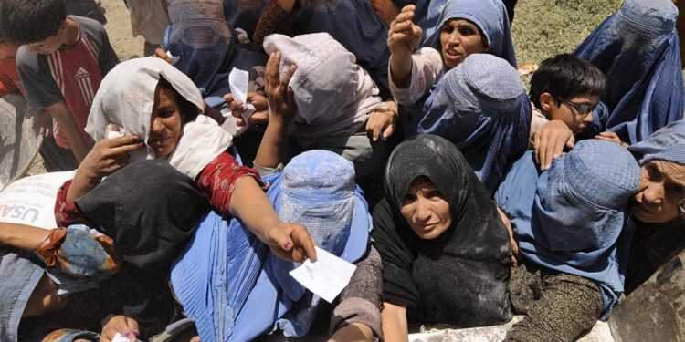 اوچا: له بې وزلۍ سره د مخ افغانانو شمېر ۹۷ سلنې ته لوړ شوی