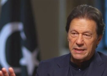 عمران خان د ۵ کلونو لپاره په ټاکنو کې له برخې اخیستو منع شو