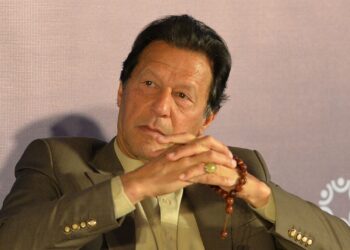 اسلام اباد کې یوې محکمې د عمران خان د نيولو امر کړی