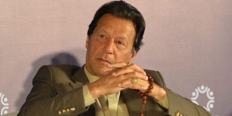 اسلام اباد کې یوې محکمې د عمران خان د نيولو امر کړی