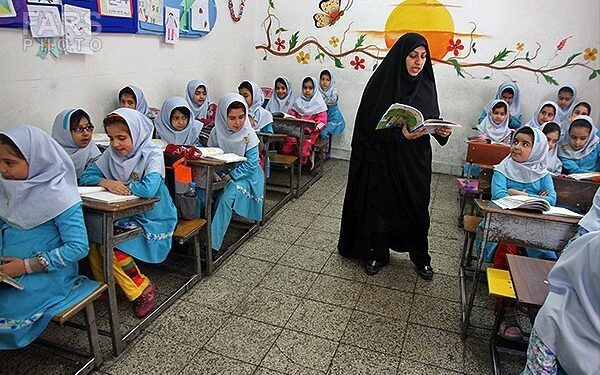 سلګونه زره افغان ماشومان ایران کې پر زده کړو بوخت دي