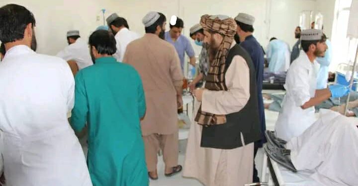 زابل کې د ترافیکې پېښې له امله ۳۰ تنه ټپيان شوي دي