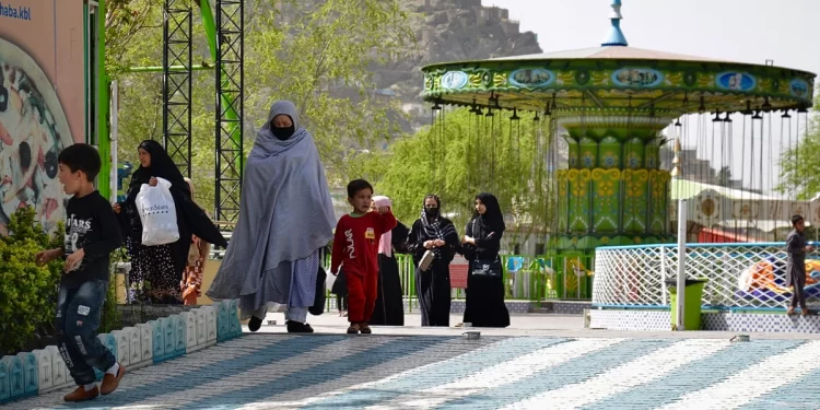 د بښنې نړیوال سازمان: نړیوال دې د افغان ښځو حقوق بابېزه نه ګڼي