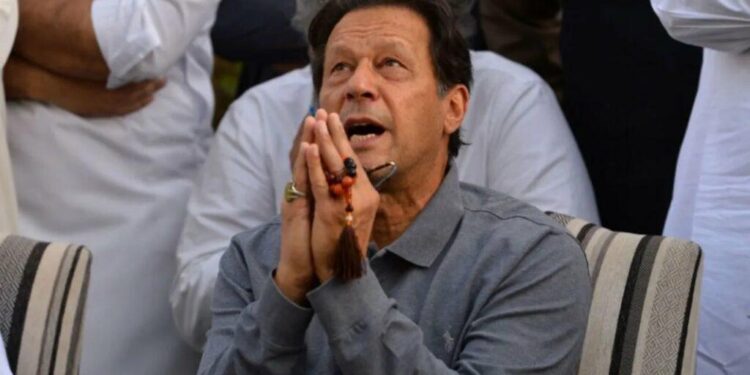 د پاکستان حکومت د عمران خان د غیر قانوني کړنو د مخنیوي پرېکړه کړې