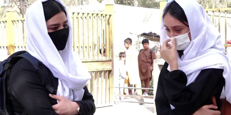 زده کوونکې: ښوونیز کال پوره شو خو ښوونځي مو خلاص نه شول
