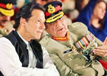 عمران خان: جنرال باجوه د مفسدینو په ملاتړ زما حکومت ړنګ کړ