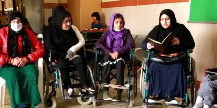 کرن ډيکر: معلولو افغان مېرمنو ته باید مرستو کې لومړیتوب ورکړل شي