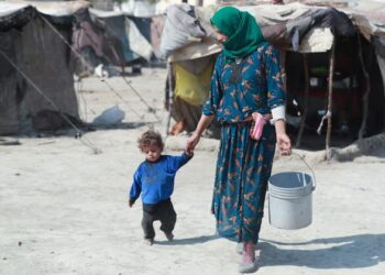 روان کال نړۍ کې ۱۰۰ میلیونه کسان له خپلو کورونو بې ځایه شوي دي