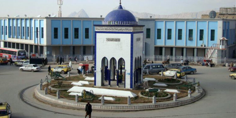د پاکستان د دیني عالمانو او قومي مشرانو یو پلاوی کندهار ته تللی