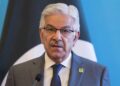 د پاکستان دفاع وزیر: د افغانستان خاوره د پاکستان پر ضد کارول کېږي