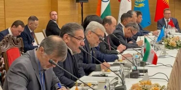 ایران: افغانستان کې د ټولګډونه حکومت نه جوړول به ستونزې ډېرې کړي