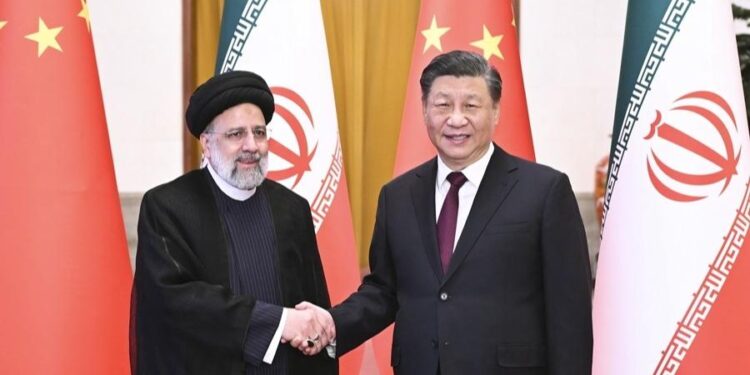 شي جين پينګ له ابراهيم رئيسي سره وکتل