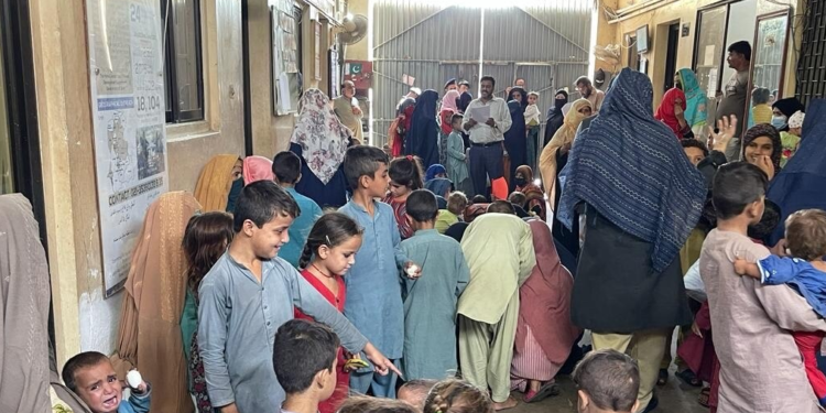 چارواکي: د پاکستان په زندانونو کې لا هم ۶۵۰ افغان کډوال بندیان دي