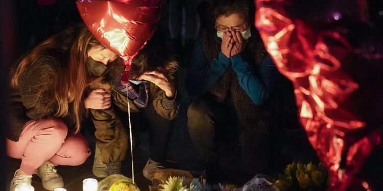 امريکا په کور دننه او هم بهر کې د بشري حقونو په تامين کې پاتې راغلې