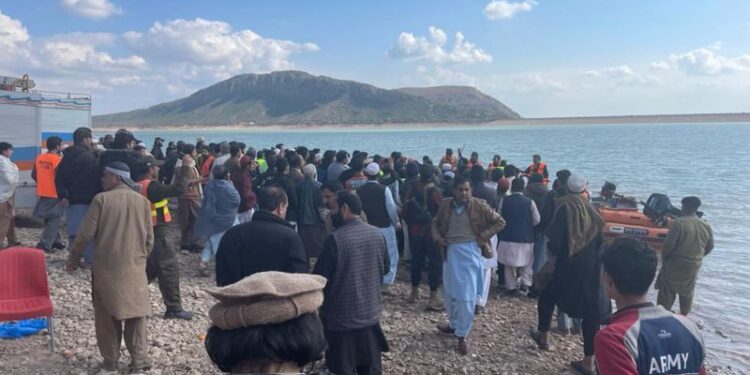 پښتونخوا کې د کښتې ډوبېدو پېښه کې د مړو شمېر۵۰ ته ورسېد
