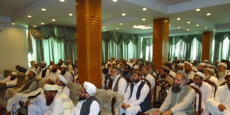دیني عالمان: ښځو ته دې د زدهکړو او کار اجازه ورکړل شي