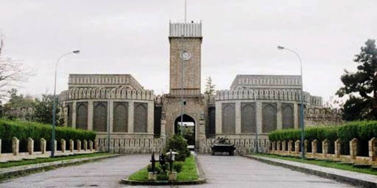 سرپرست حکمت: که امریکا بندیزونه لري کړي کابل خبرو ته چمتو دی