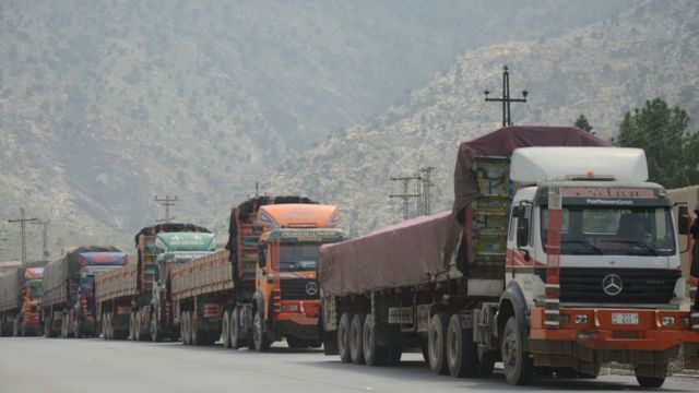 افغانستان ته د بهرنیو باروړونکو موټرو د داخلېدو طرحه تصویب شوه