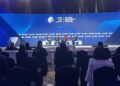 حکمت کرزی: د ا.ا اوسنی دریځ له نړۍ سره د واټن ډېرېدو لامل کېږي