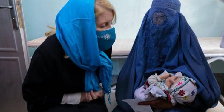 یونیسف: افغانستان کې پر خوارځواکۍ د اخته ماشومان شمېر کم شوی