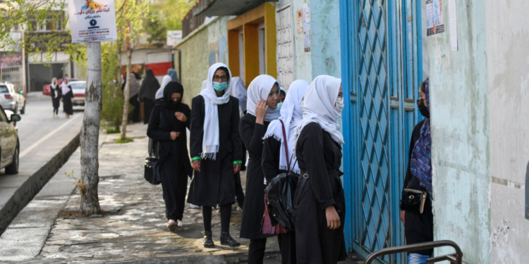 نجونې: نوي ښوونیز کال کې د ښوونځیو پرانیستو ته هیله مندې یو
