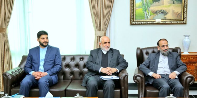 ایران د افغاني محصولات او مېوې په ښه بیه پېرلو ته چمتووالی ښودلی