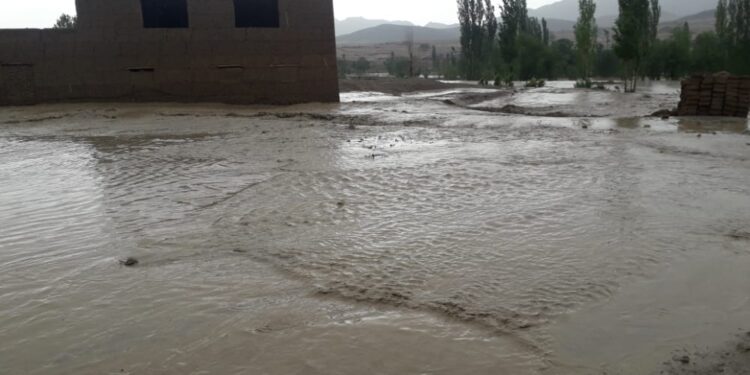 هېواد کې وروستیو اورښتونو ۱۰ کسانو ته مرګ ژوبله اړولې