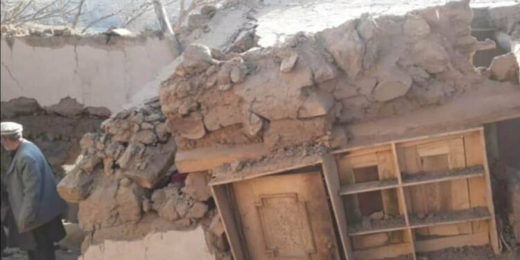 اروزګان کې د چت لوېدو له امله ۳ کسانو ته مرګ ژوبله اوښتې