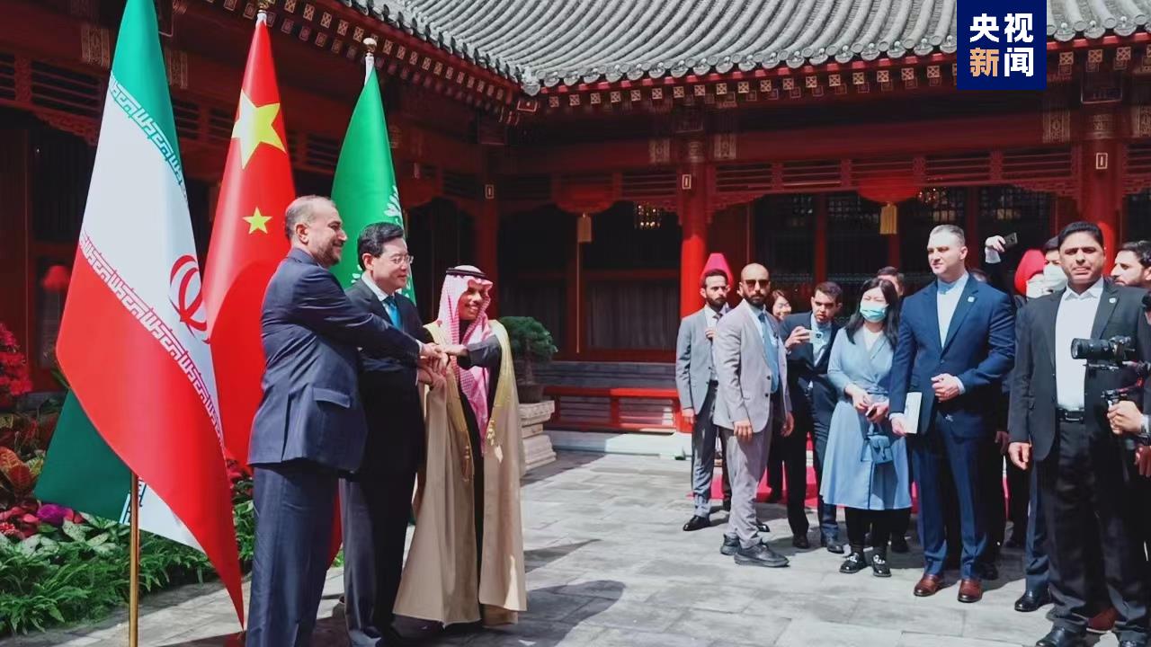 د سعودي او ایران بهرنیو چارو وزیرانو د چین په منځګړیتوب، بېجینګ کې سره وکتل