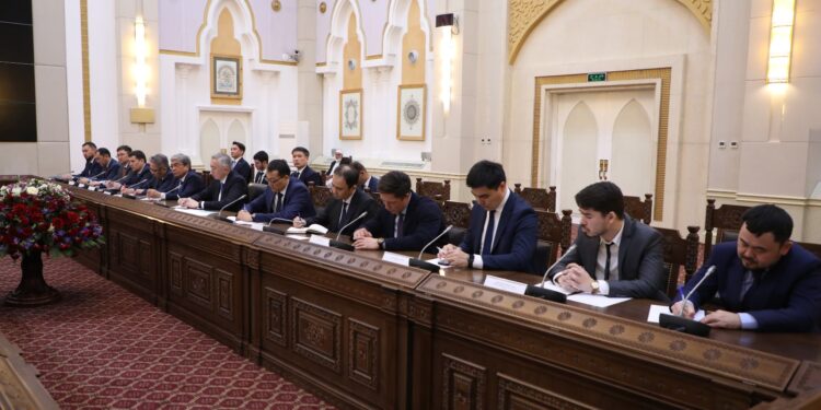 قزاقستان په افغانستان کې د سوداګرۍ خونه پرانیزي