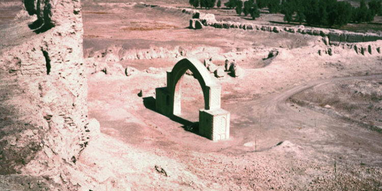 د هلمند اوسېدونکي د بُست کلا د بیا رغونې غوښتنه کوي