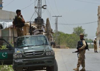 خيبر پښتونخوا کې د نښتې پر مهال درې پاکستاني پولیس وژل شوي