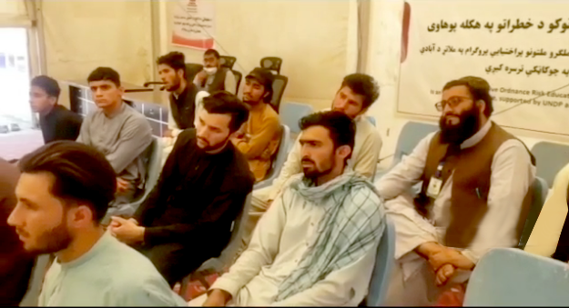 د پاکستان له زندانونو ۱۵ تنه افغانان خوشي شول