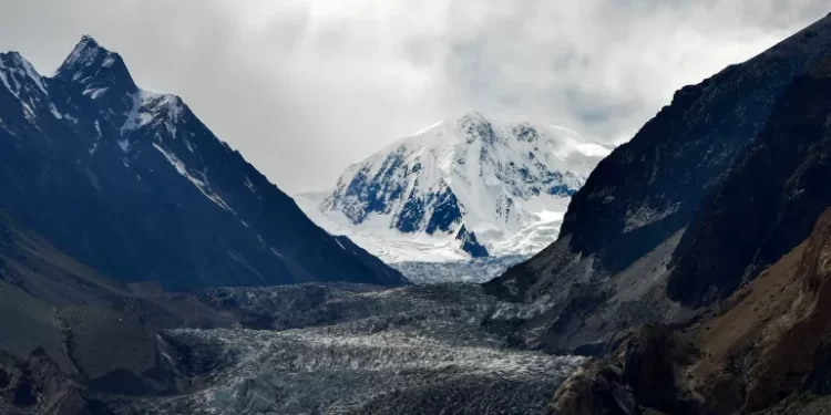 پاکستان کې د واورې ښویېدو په پېښه کې ۱۱ کسان مړه شوي دي