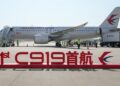 د چين C919 الوتکې په بريالۍ توګه لومړۍ سوداګريزه الوتنه وکړه
