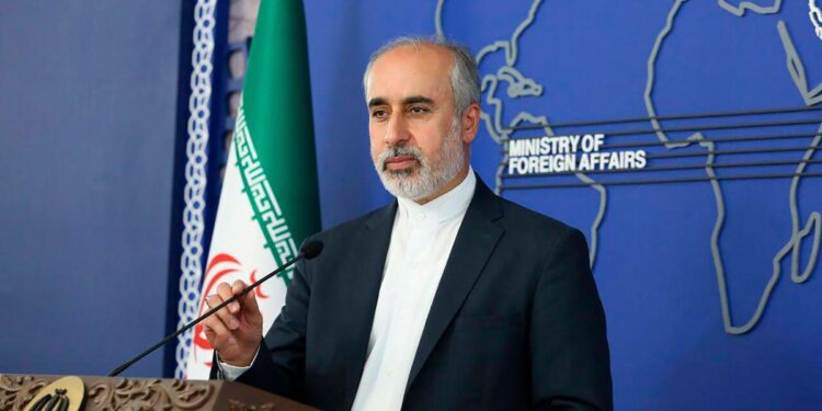 ایران: افغانستان سره د هلمند سیند د اوبو ستونزه نه ده حل شوې
