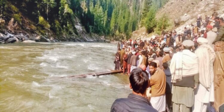 پاکستان کې سېلابونو ۱۴ کسان مړه کړي