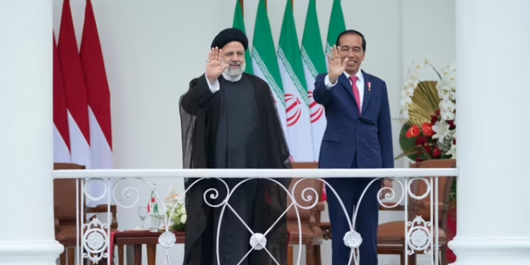 د ایران ولسمشر ابراهیم رییسي اندونیزیا ته تللی