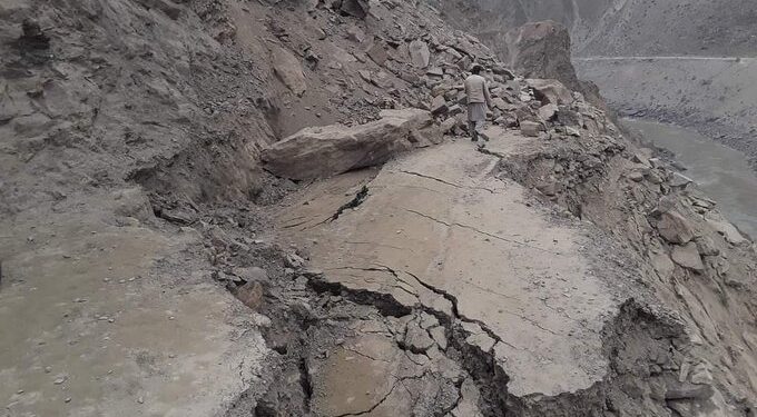 بدخشان کې د غره ښویېدو پېښه کې دوه تنه مړه شوي دي