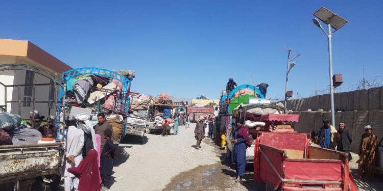 له پاکستانه سلګونه افغان کډوال هېواد ته راستانه شول