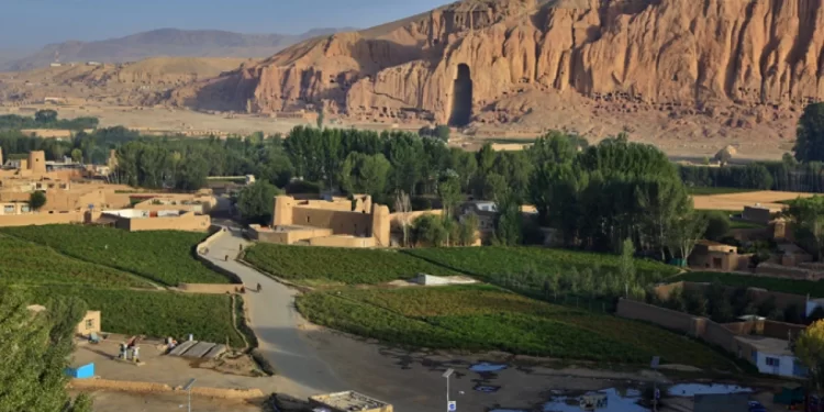 بامیانو کې د ۳۱۸ زره ډالرو په لګښت د دوو پراختیايي پروژو چارې پیل شوې
