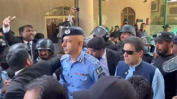 عمران خان د دوو اونیو لپاره په ضمانت خوشې شو