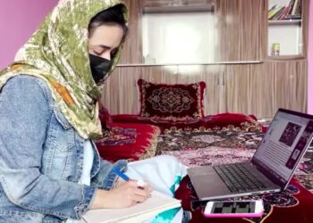 م.م: افغان ښځینه کارکوونکې دې یې له کورونو کار ته دوام ورکړي